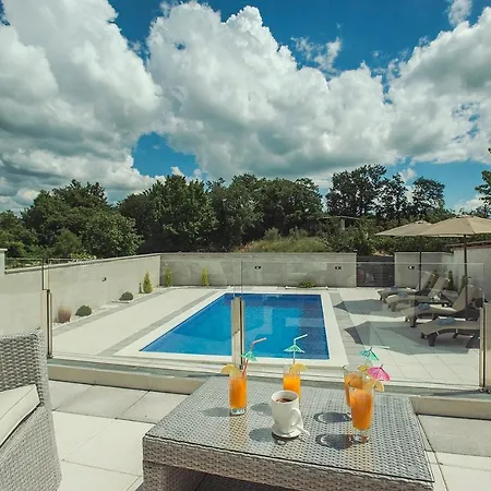 Holiday home Paola Divsici